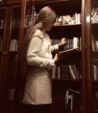 bookshelf_ghost